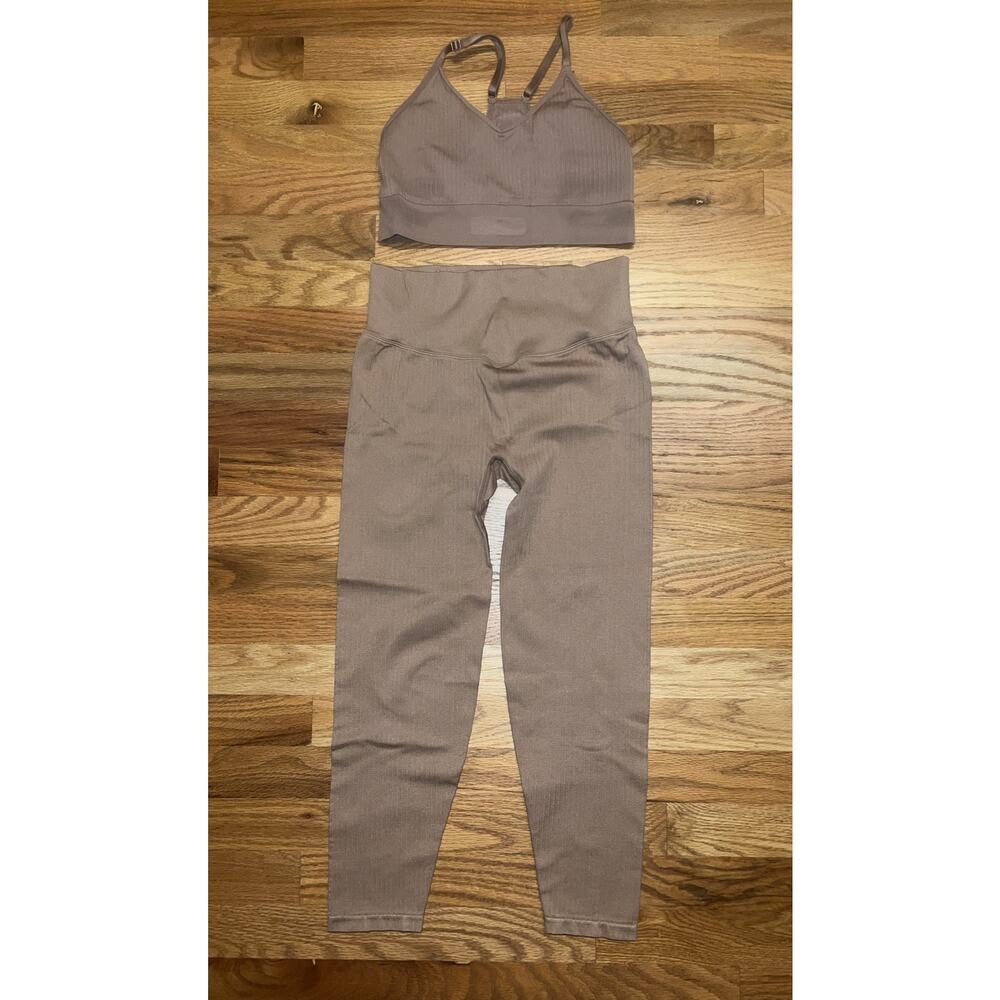 PINK Active Seamless Lightly Lined Nude Sports Bra And Cropped Pants Size Med